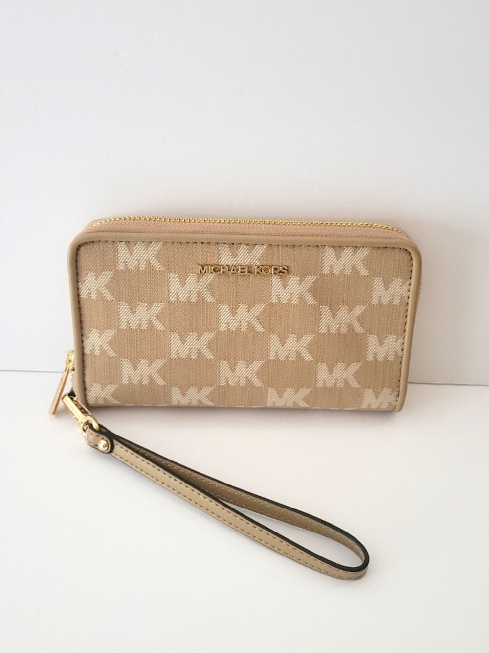 Michael Kors Jet Set Travel Large MK Jacquard Flat Multifunction Case Camel